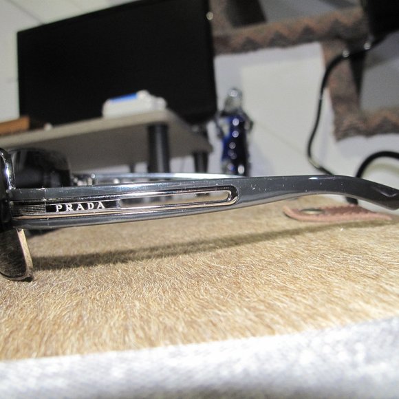PRADA Sunglasses SPR541 Authentic EUC - Picture 15 of 16
